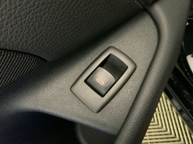 Used 2019 BMW 540i xDrive image 27