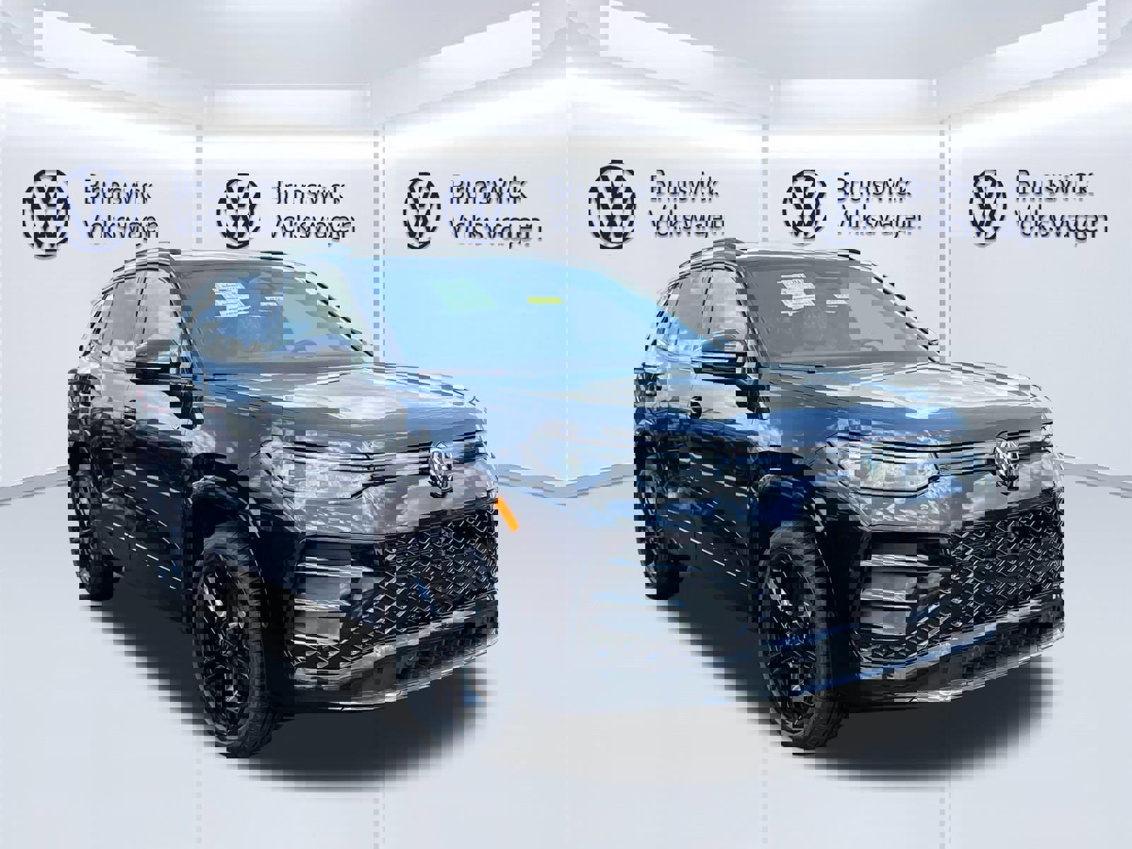 New 2025 Volkswagen Tiguan SE R-Line