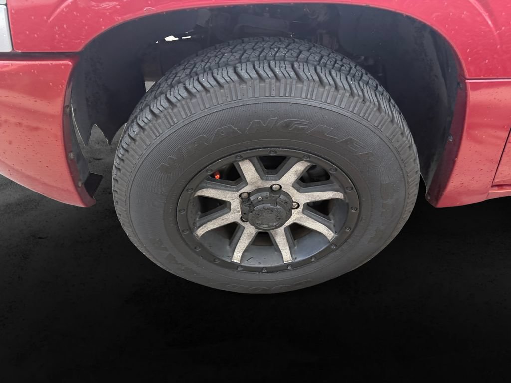 Used 2006 Mitsubishi Raider LS AWD/4WD image 12