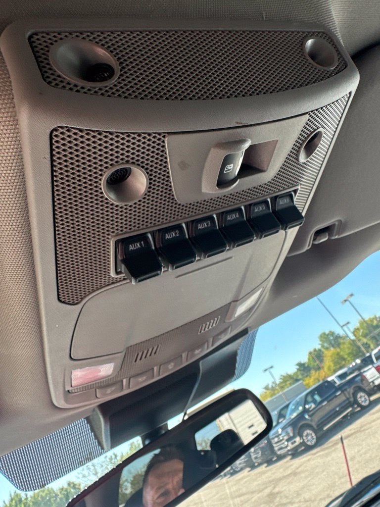 Used 2020 Ford F350 Lariat w/ Lariat Value Package AWD/4WD image 9