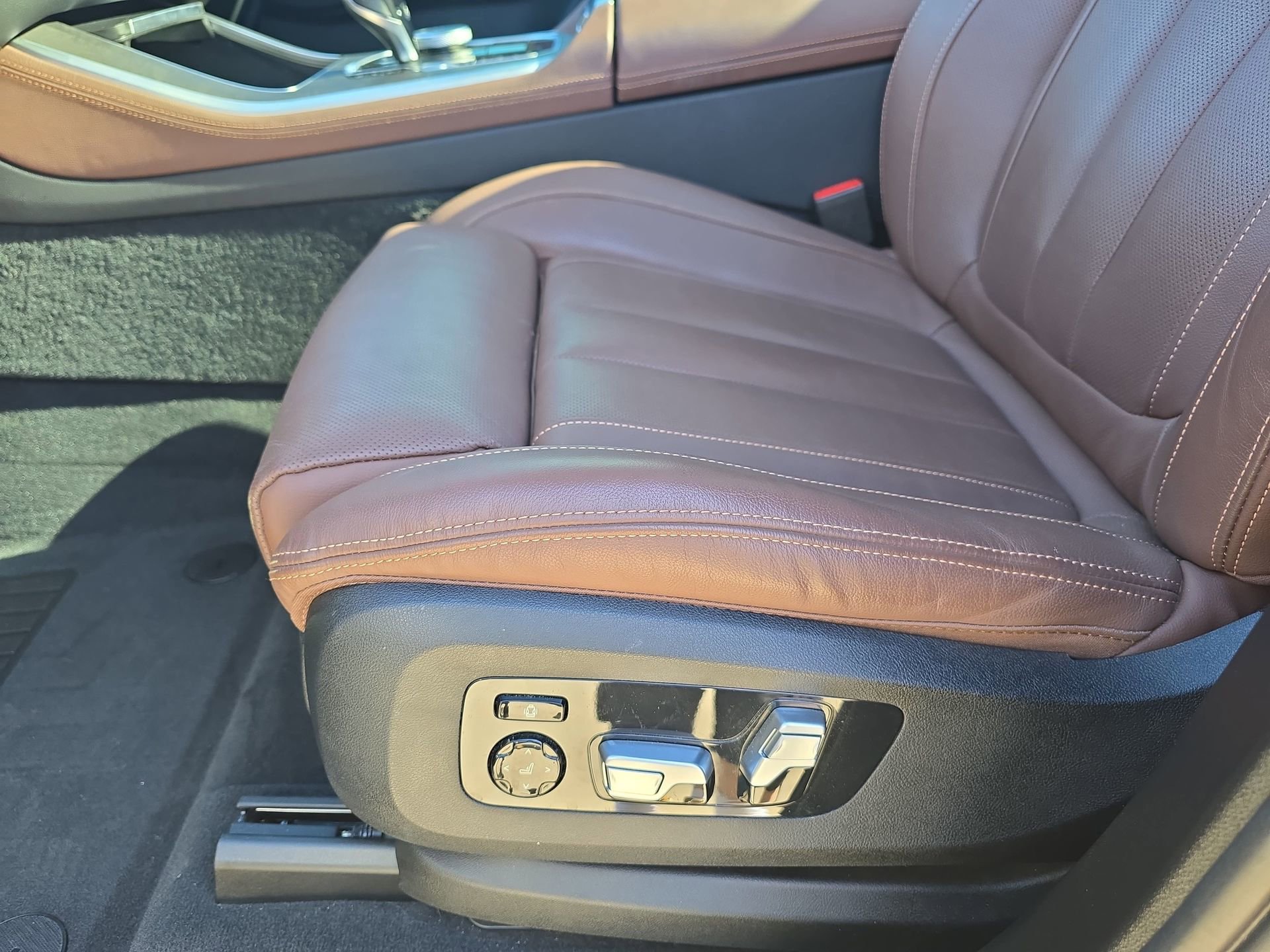 Used 2022 BMW X5 xDrive40i w/ M Sport Package AWD/4WD image 28
