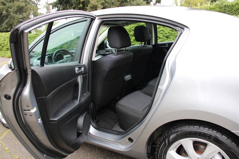 Used 2010 MAZDA MAZDA3 i Touring FWD image 15