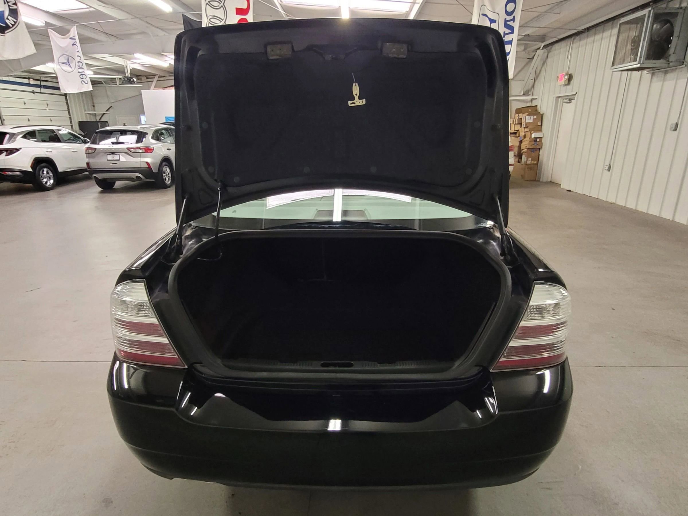 Used 2008 Ford Taurus SEL image 14