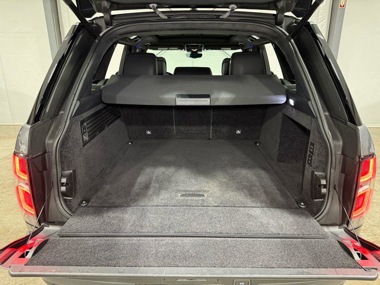 Used 2019 Land Rover Range Rover HSE AWD/4WD image 38