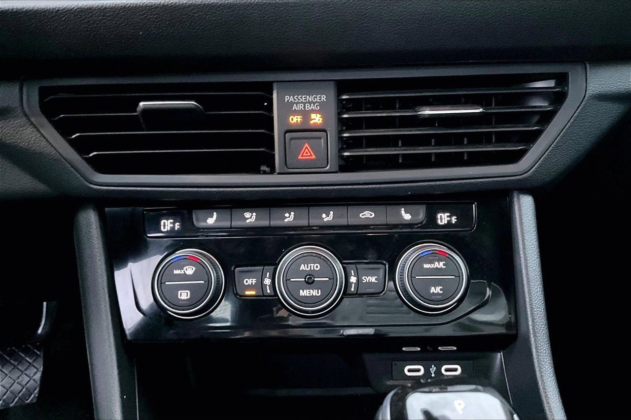 Used 2024 Volkswagen Jetta SE image 16