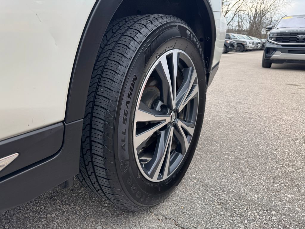 Used 2017 Nissan Rogue SL image 13