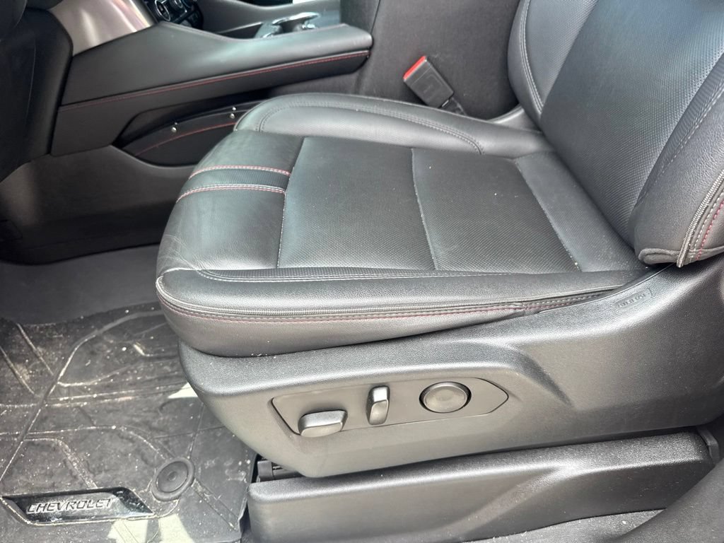 Used 2023 Chevrolet Suburban RST w/ Luxury Package AWD/4WD image 16