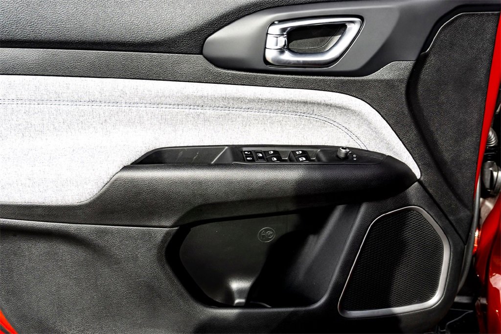 New 2026 Jeep Compass Latitude image 7