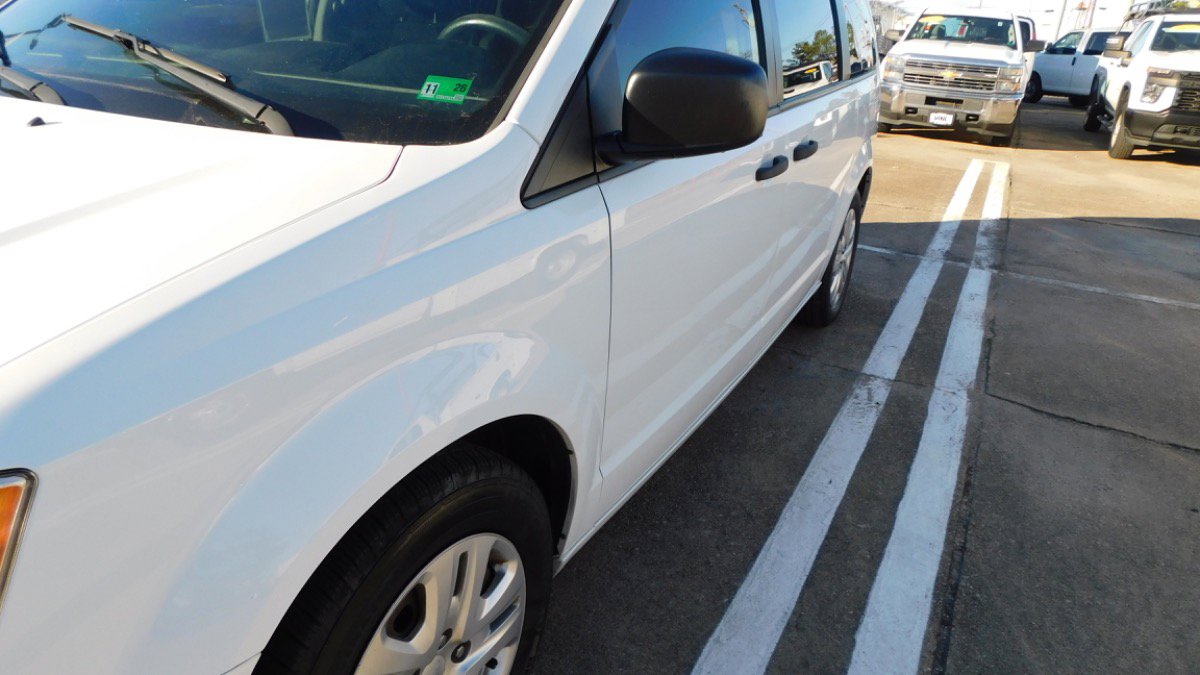 Used 2019 Dodge Grand Caravan SE w/ UConnect Hands-Free Group image 7