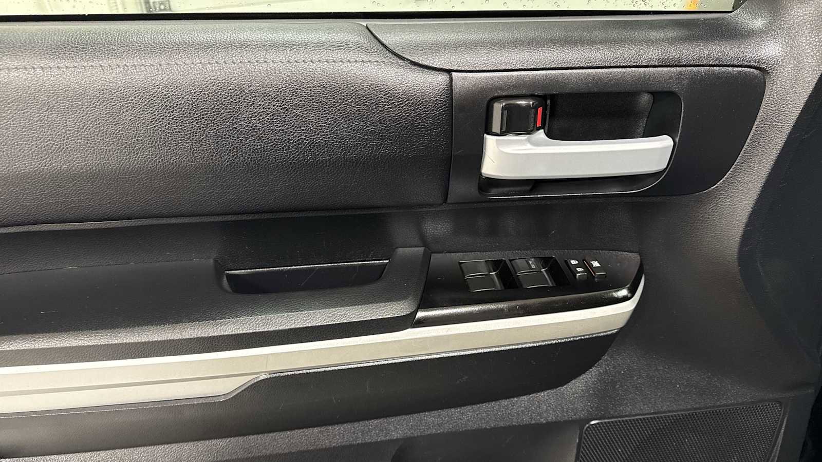 Certified 2017 Toyota Tundra SR5 image 15