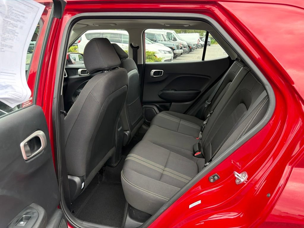 Used 2022 Hyundai Venue SEL w/ Cargo Package FWD image 15