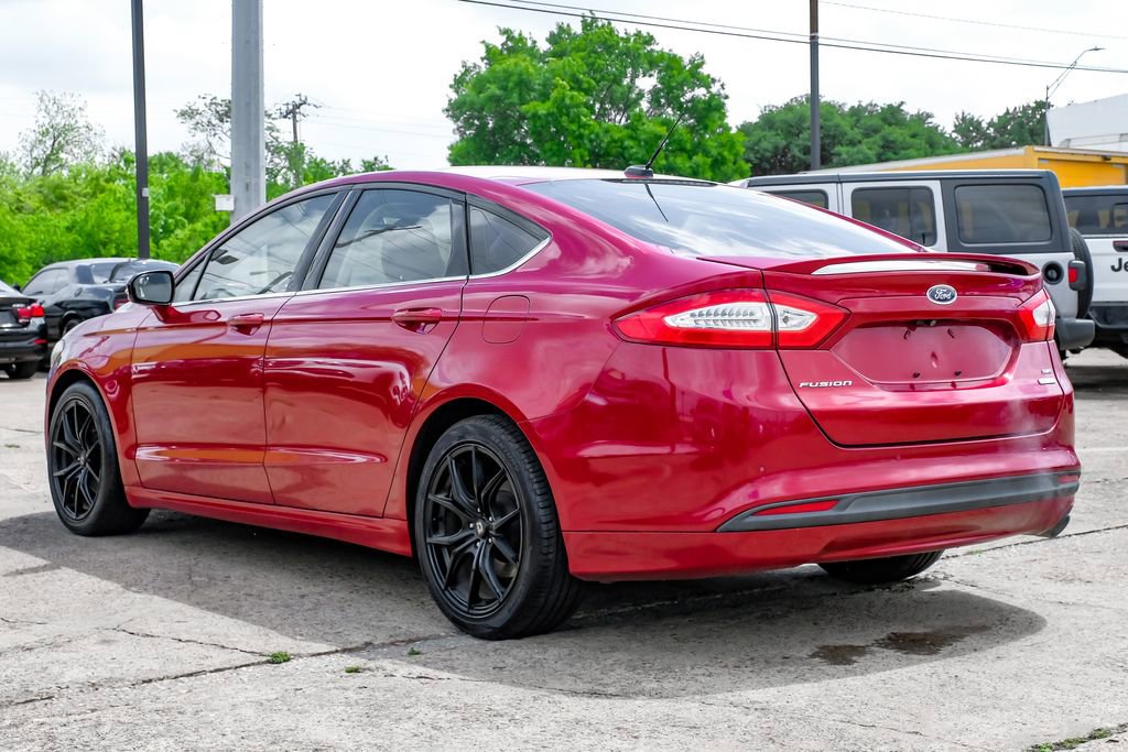 Used 2016 Ford Fusion SE FWD image 14