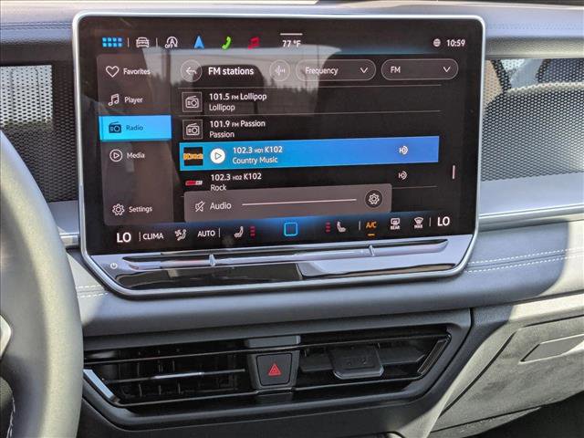 New 2025 Volkswagen Tiguan SE image 12