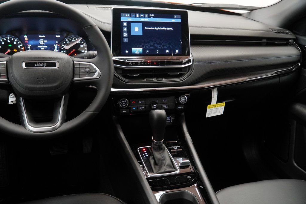 New 2026 Jeep Compass Latitude image 21