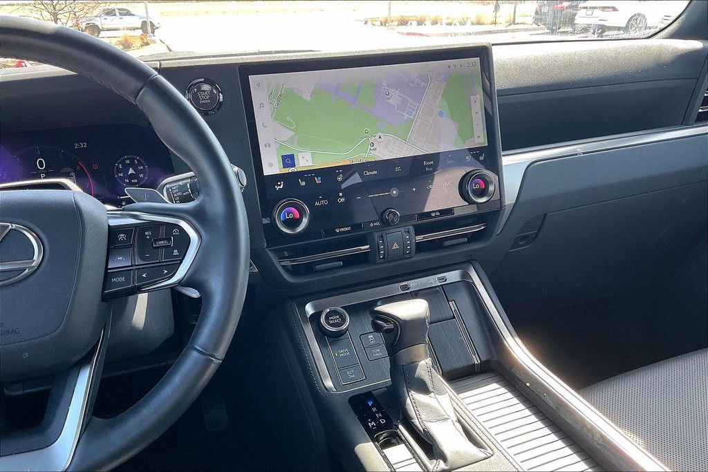 Used 2024 Lexus GX 550 w/ Accessory Package (Z1) image 8