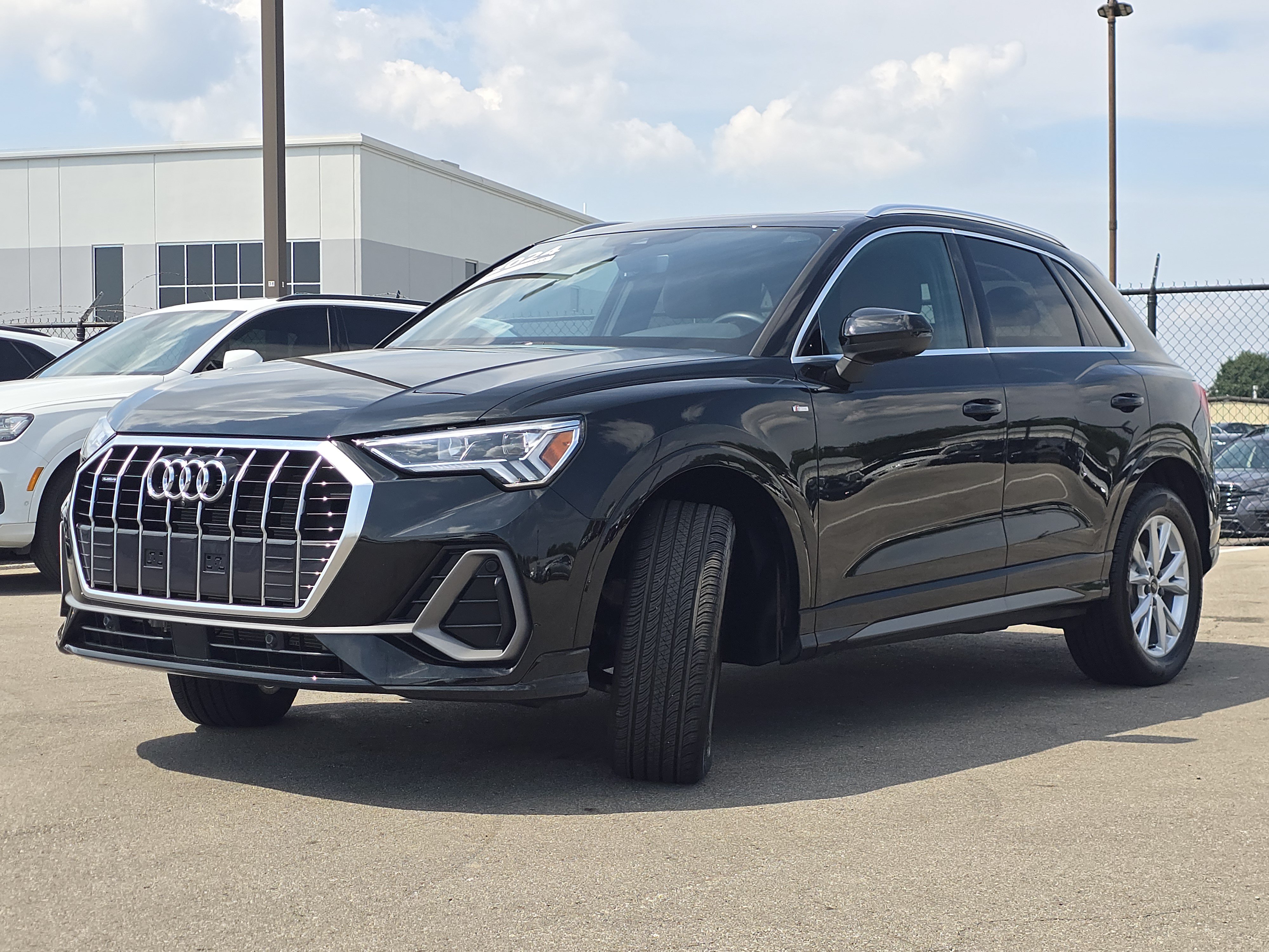 Certified 2024 Audi Q3 2.0T Premium Plus AWD/4WD image 3