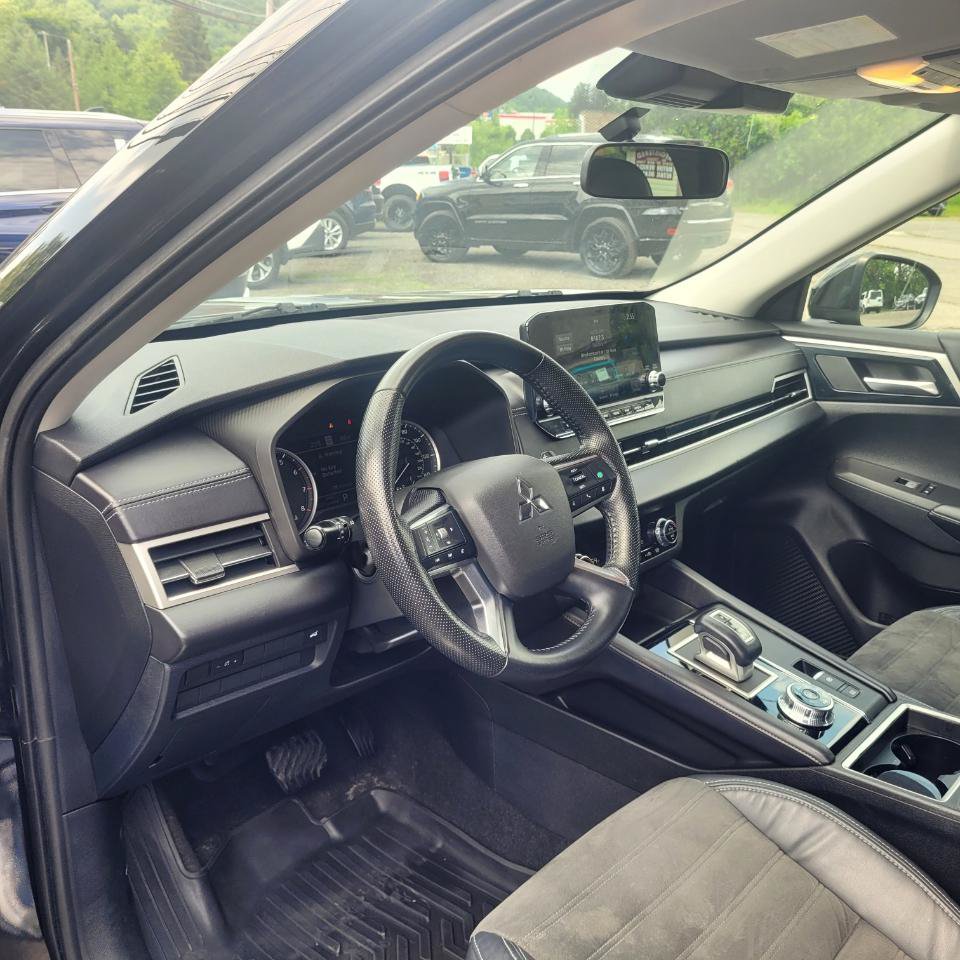 Used 2023 Mitsubishi Outlander SE AWD/4WD image 13