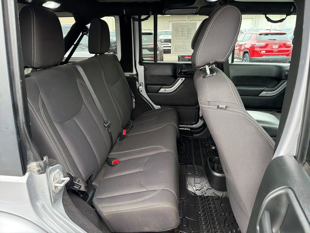 Used 2018 Jeep Wrangler Unlimited Sahara image 17