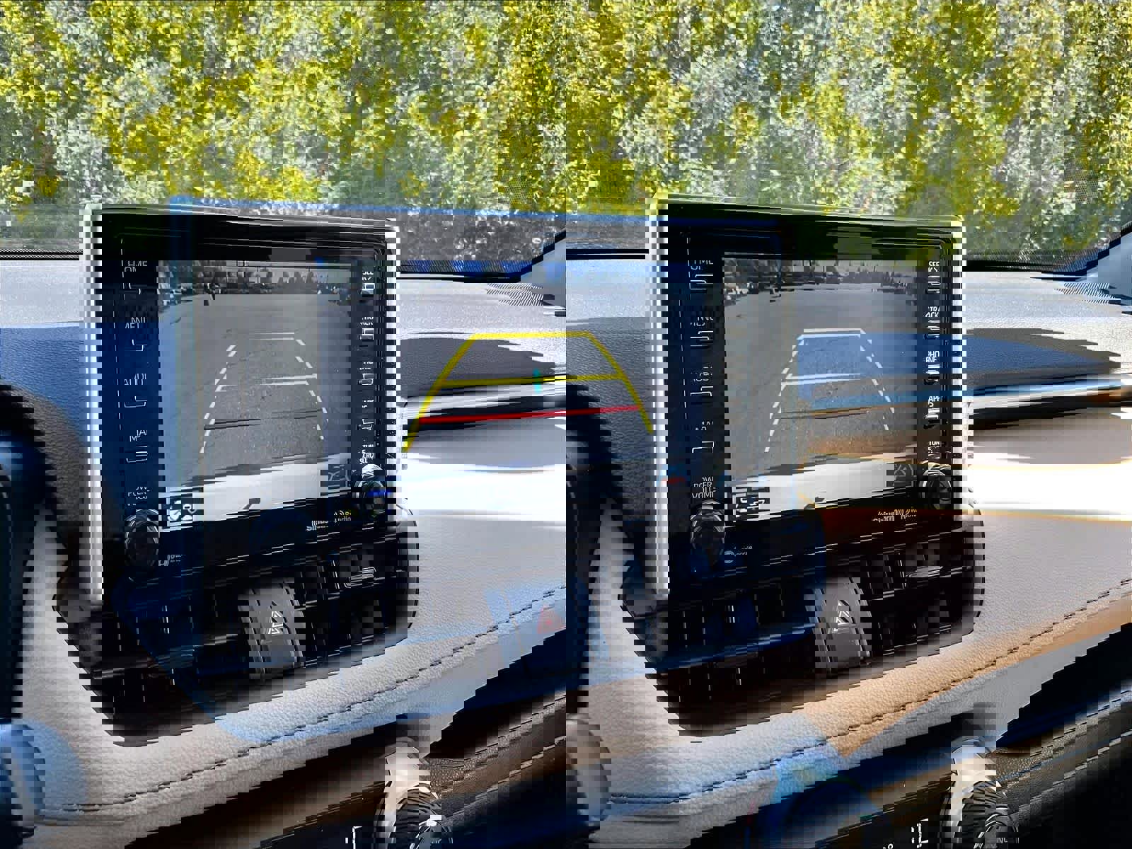 Used 2021 Toyota RAV4 XLE w/ Convenience Package AWD/4WD image 19