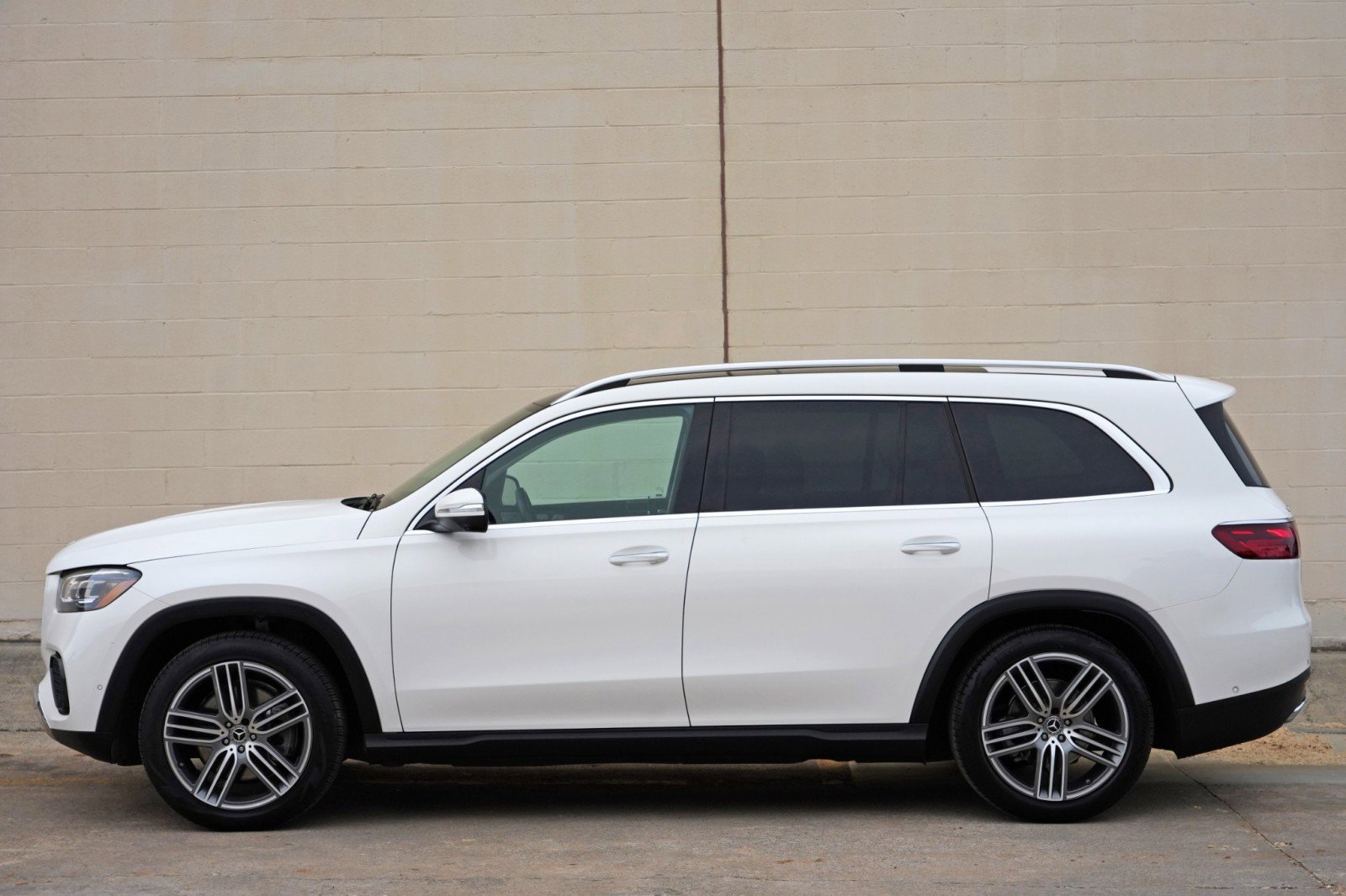 Used 2024 Mercedes-Benz GLS 450 4MATIC image 61