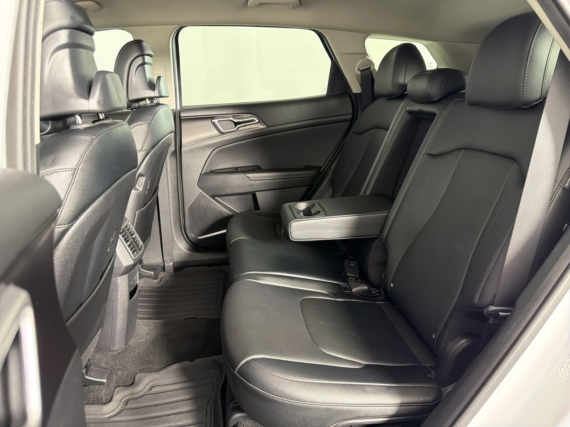 Used 2024 Kia Sportage EX image 12