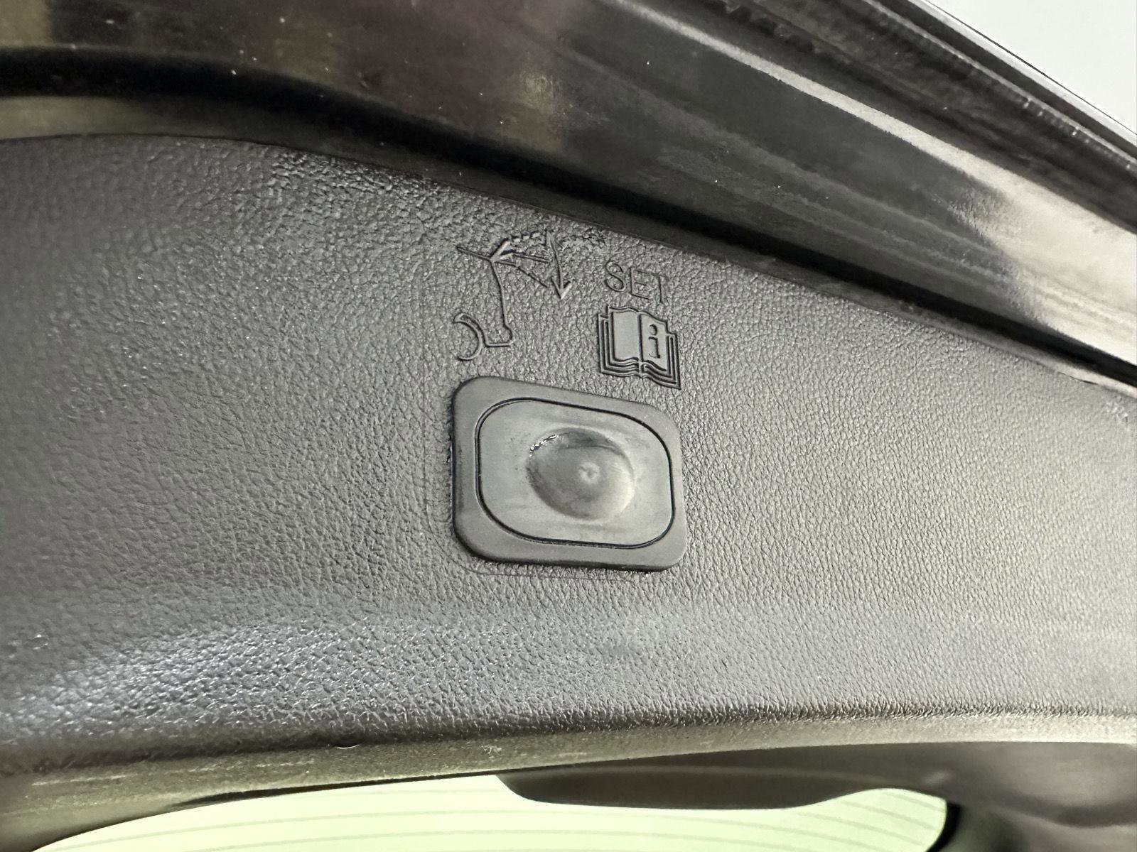 Used 2013 Ford Escape Titanium w/ Parking Technology Pkg image 27