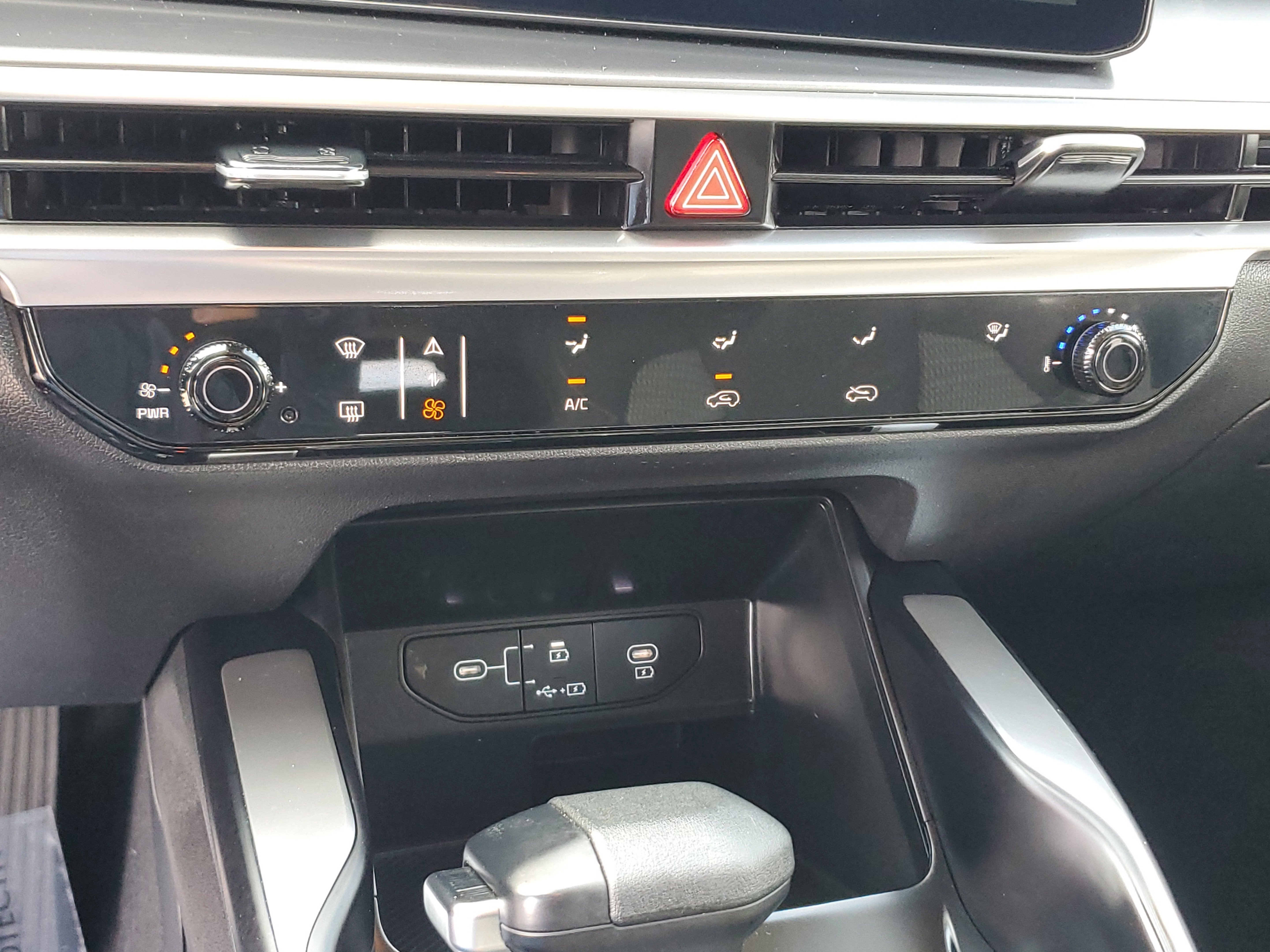 Used 2024 Kia Sorento LX image 24