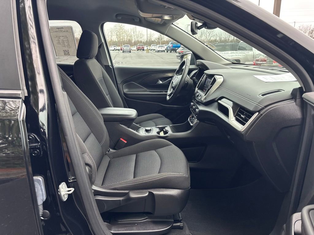 Used 2023 GMC Terrain SLE w/ Driver Convenience Package image 21