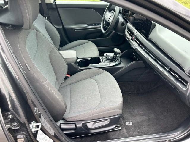 Used 2025 Kia K4 FWD image 44