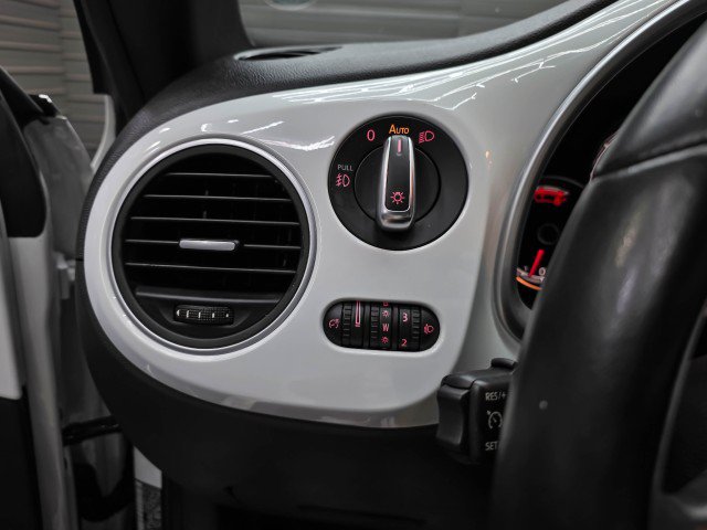 Used 2019 Volkswagen Beetle 2.0T FWD image 27