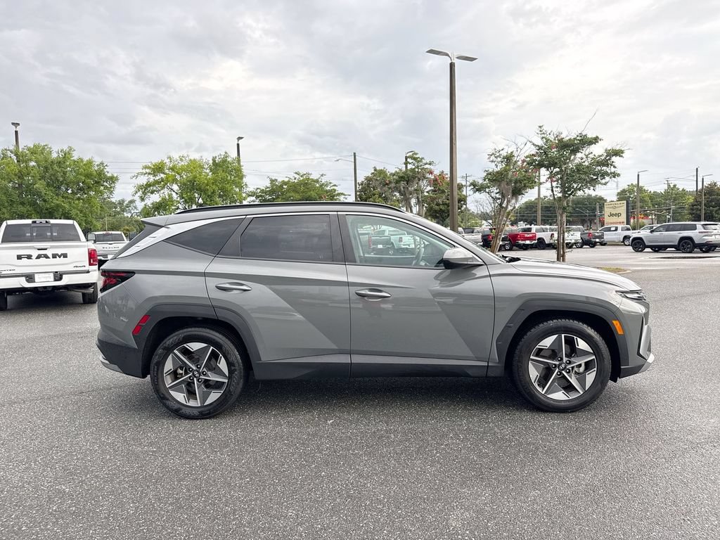 Used 2025 Hyundai Tucson SEL FWD image 2