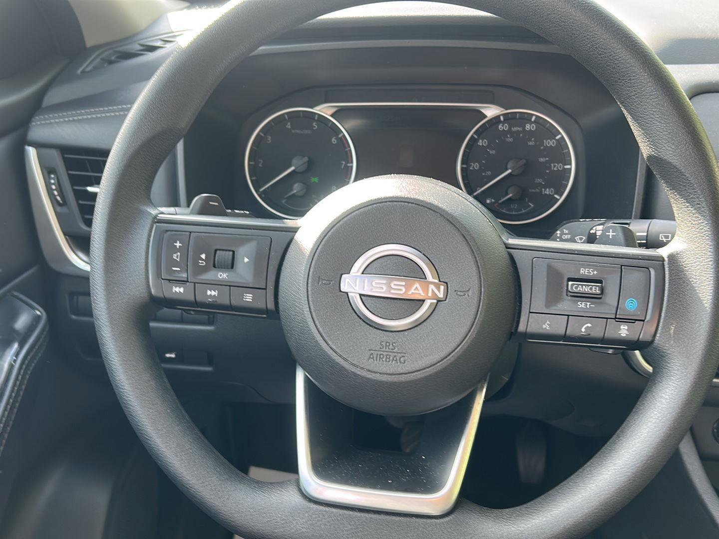 Used 2024 Nissan Rogue SV FWD image 10