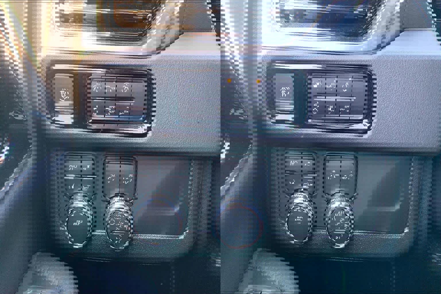 Used 2025 GMC Yukon Denali image 30