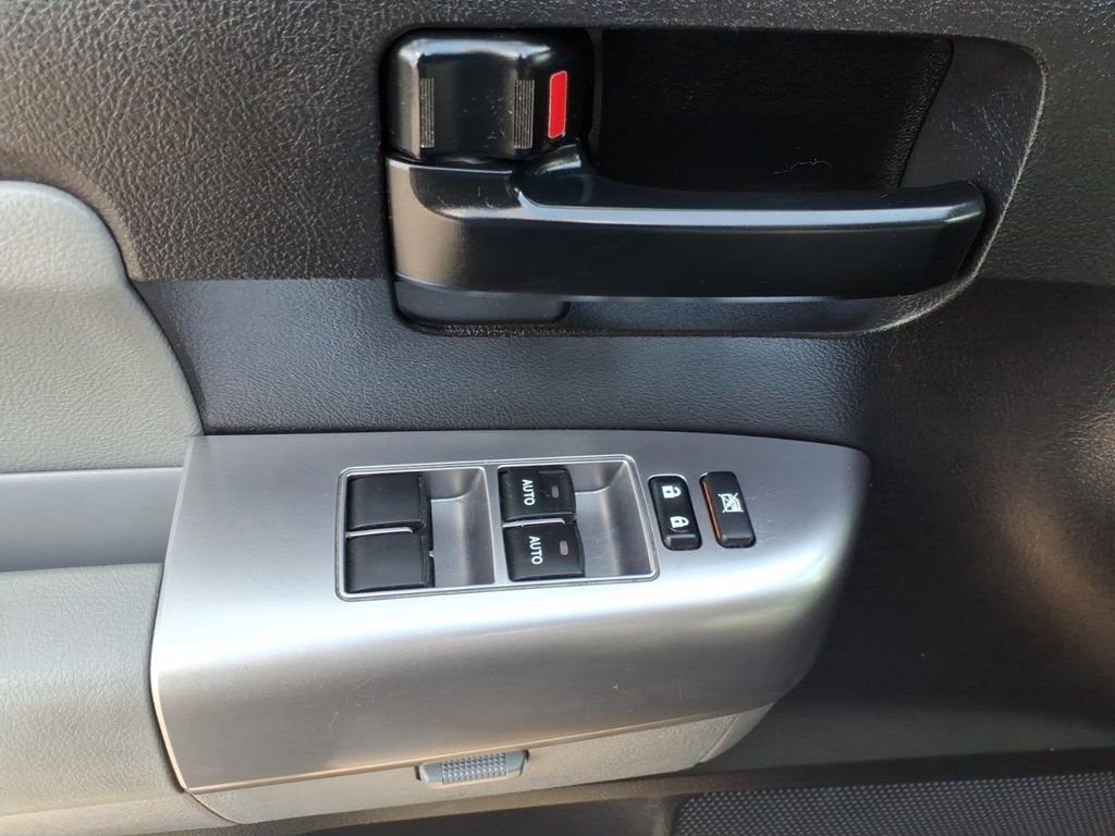 Used 2020 Toyota Sequoia SR5 RWD image 17