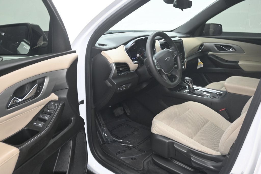 Used 2022 Chevrolet Traverse LS w/ Midnight/Sport Edition FWD image 10