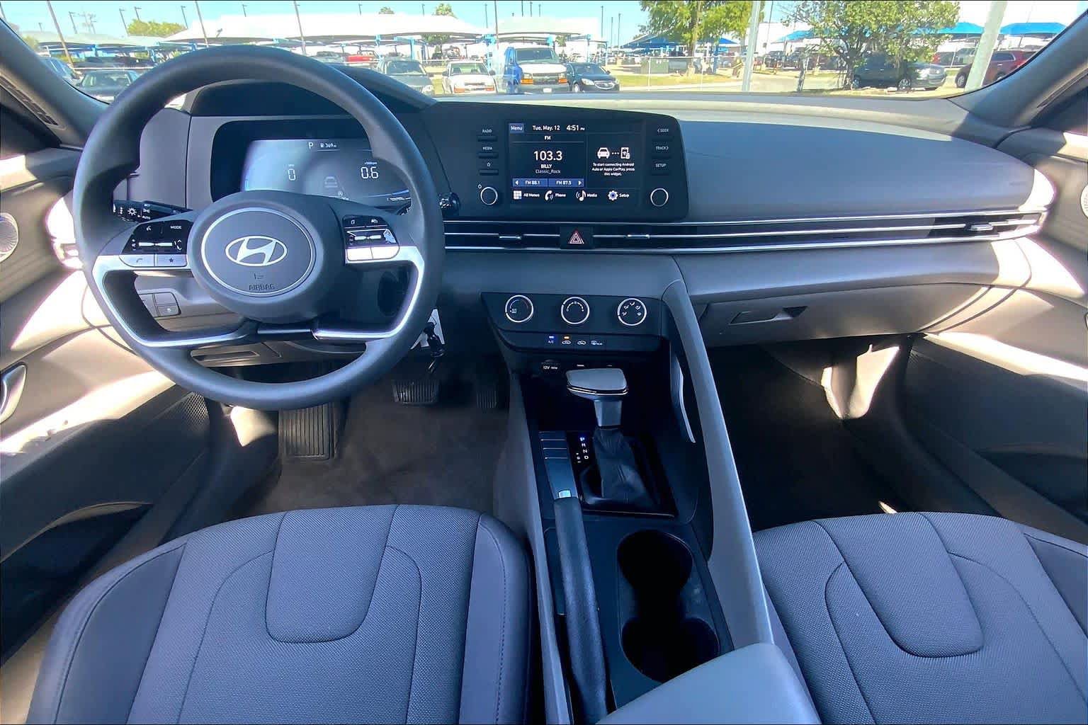 Used 2024 Hyundai Elantra SE FWD image 14