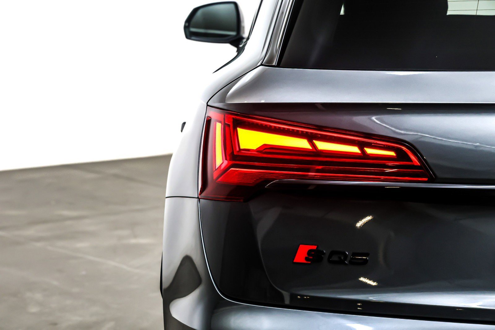 Used 2024 Audi SQ5 Premium Plus w/ Premium Plus Package image 16