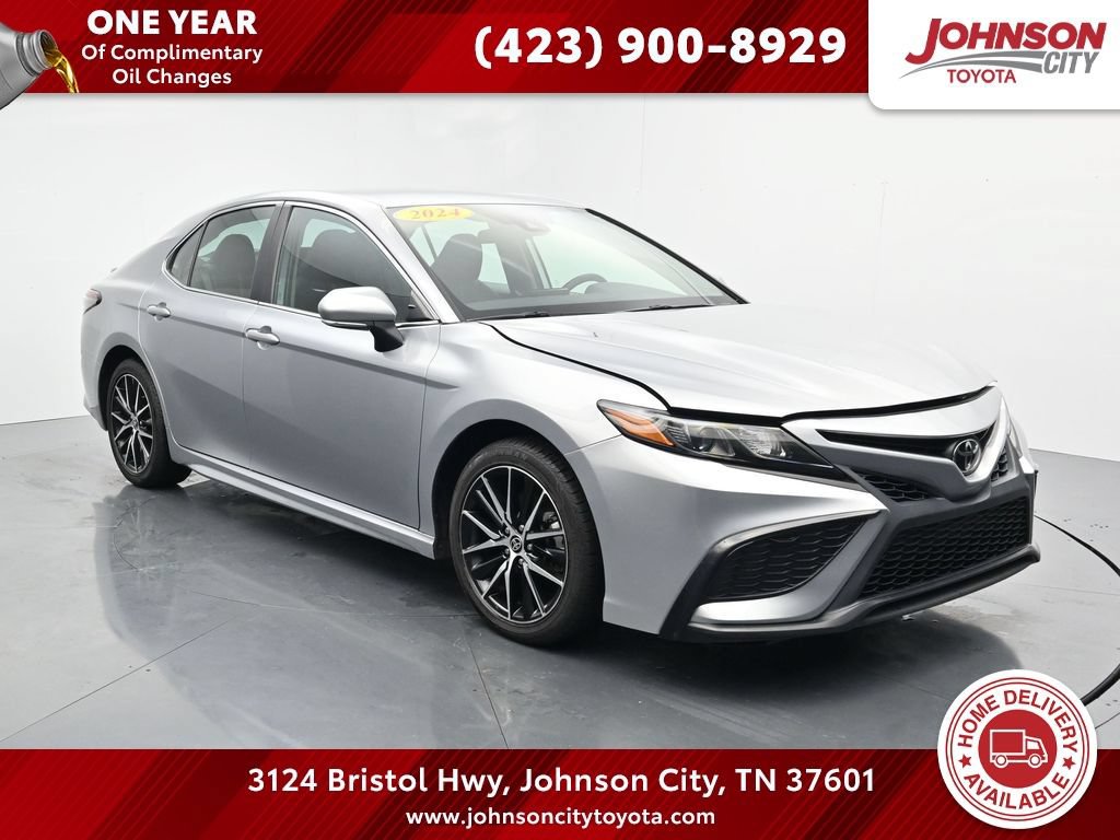 Used 2024 Toyota Camry SE FWD image 1