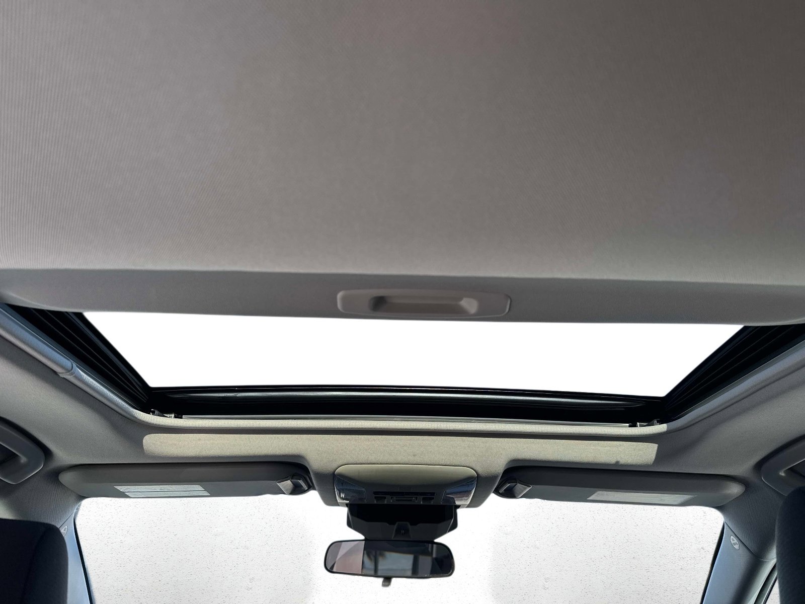 Used 2022 Toyota RAV4 XLE w/ Convenience Package image 18