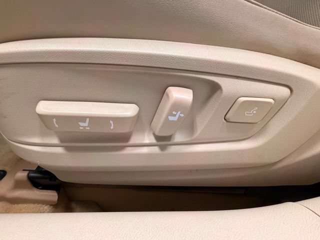Used 2013 Lexus ES 350 w/ Luxury Pkg FWD image 19