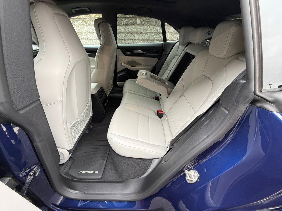 New 2025 Porsche Macan 4S Electric image 20