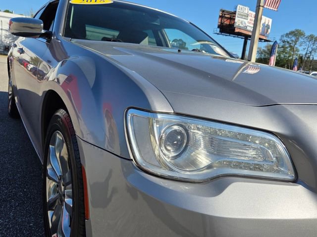 Used 2018 Chrysler 300 Limited image 18