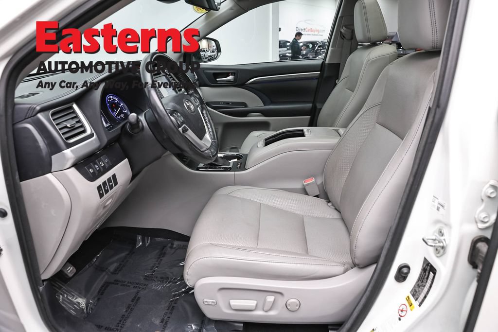 Used 2017 Toyota Highlander Limited Platinum AWD/4WD image 14