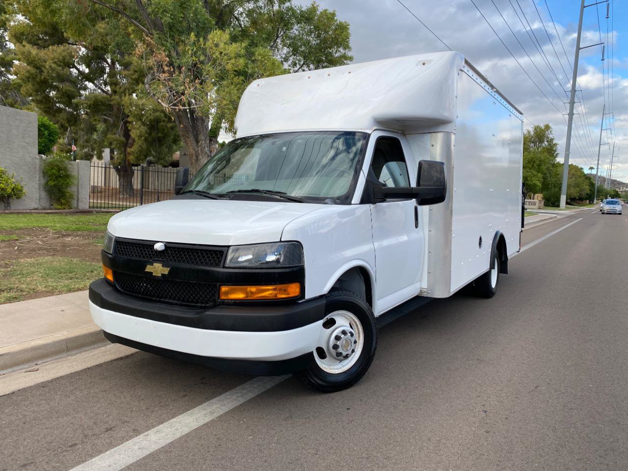 Used 2022 Chevrolet Express 3500 w/ Power Convenience Package RWD image 2