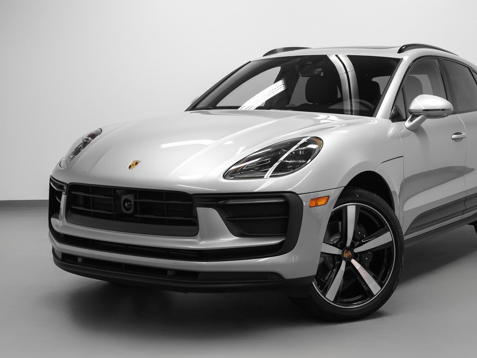 New 2026 Porsche Macan AWD/4WD image 7