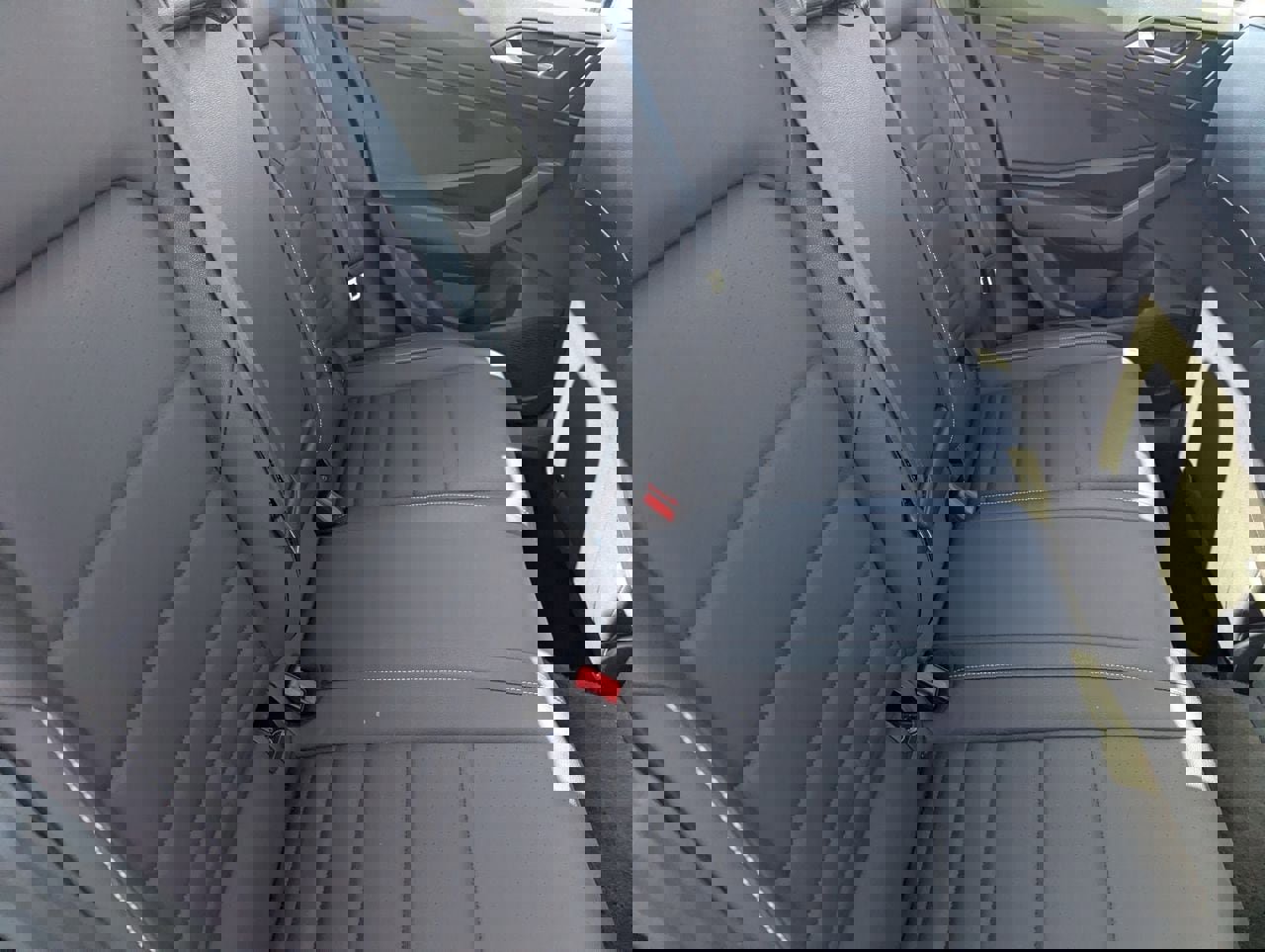 Used 2024 Volkswagen Jetta SE image 14