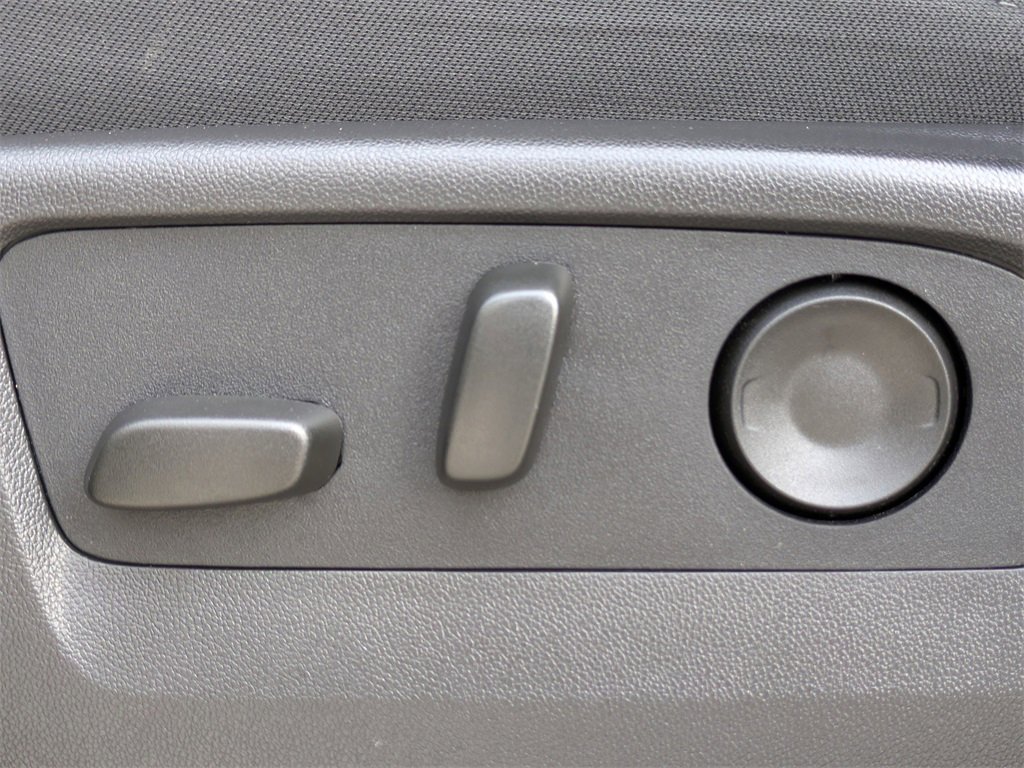 Used 2025 Chevrolet Silverado 2500 Custom w/ Custom Convenience Package image 20