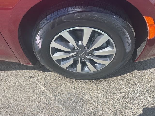 Used 2021 Chrysler Pacifica Touring-L FWD image 39