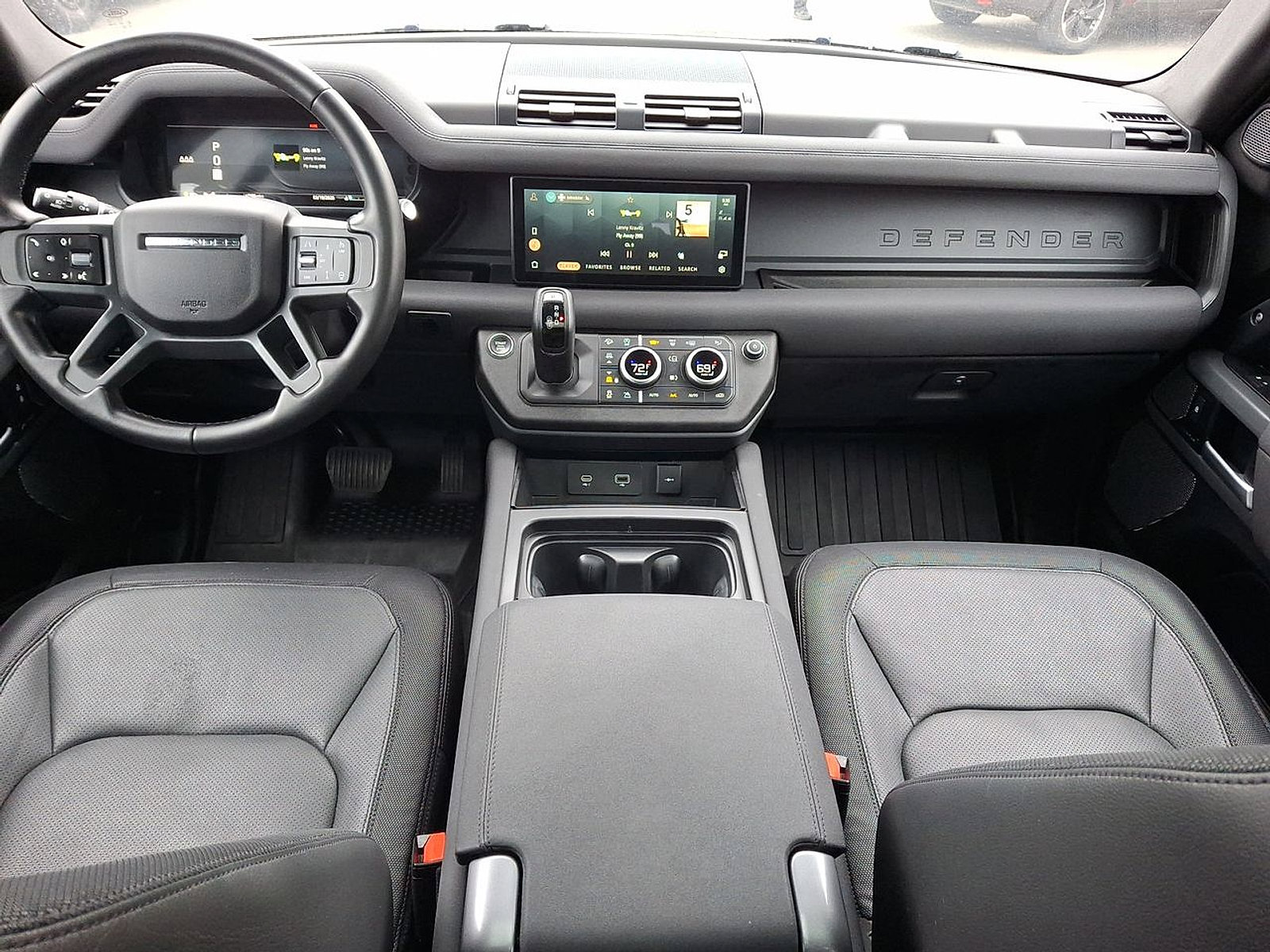 Certified 2023 Land Rover Defender 110 X-Dynamic SE image 10