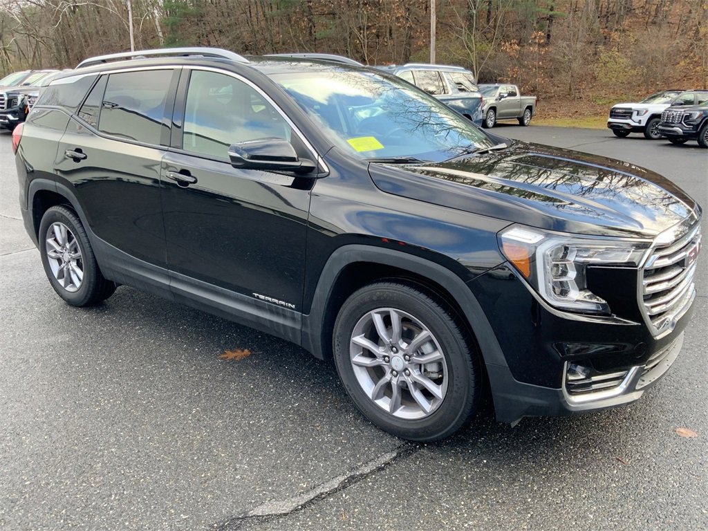 Used 2024 GMC Terrain SLT image 39